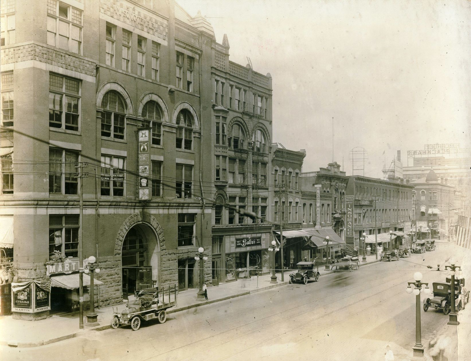 Undated -- Martin Cigar Co., Masonic Temple, Ballow's Men's Clothing, A.J. Lerch Co.